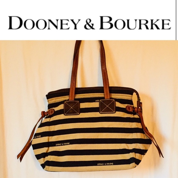 Authentic Dooney Bourke Purse - Picture 1 of 4